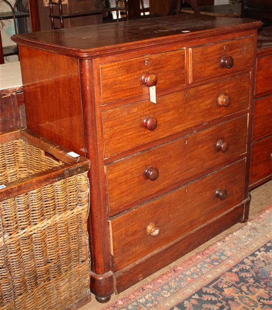 Victorian mahogany chest of drawers